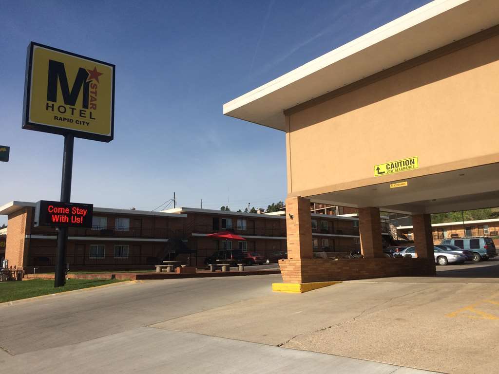 M Star Rapid City Exterior photo