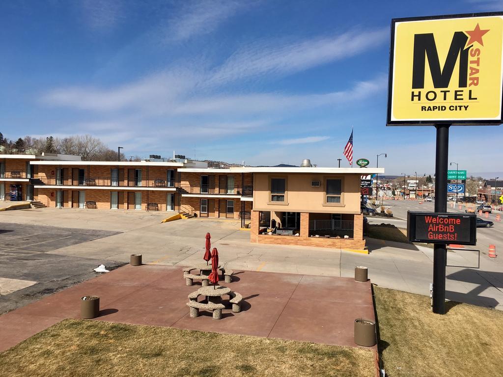 M Star Rapid City Exterior photo
